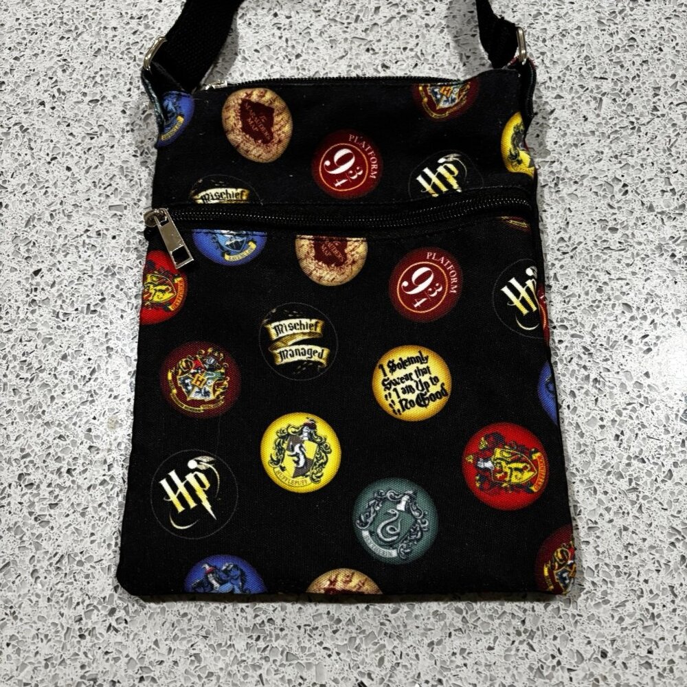 Nwot Harry Potter Bag Purse Should Crossbody Adjustable Black Gift - Picture 3 of 6